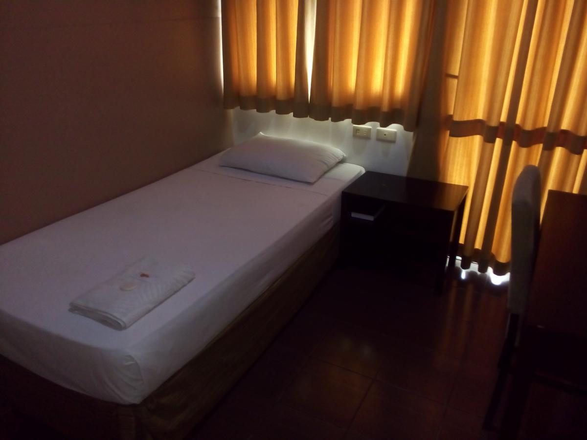 Hotel Kichi Legazpi Exterior foto